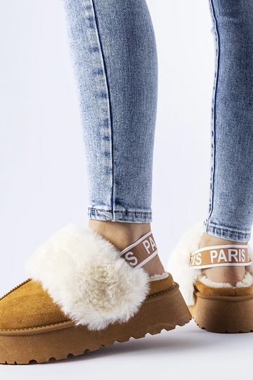 Chaussons marron avec élastique et fourrure légère Sangro
