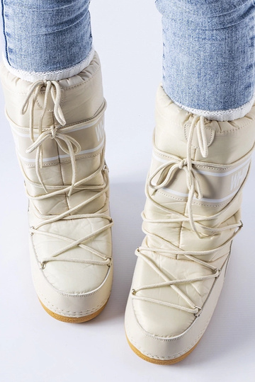 Bottes de neige isolées... 2