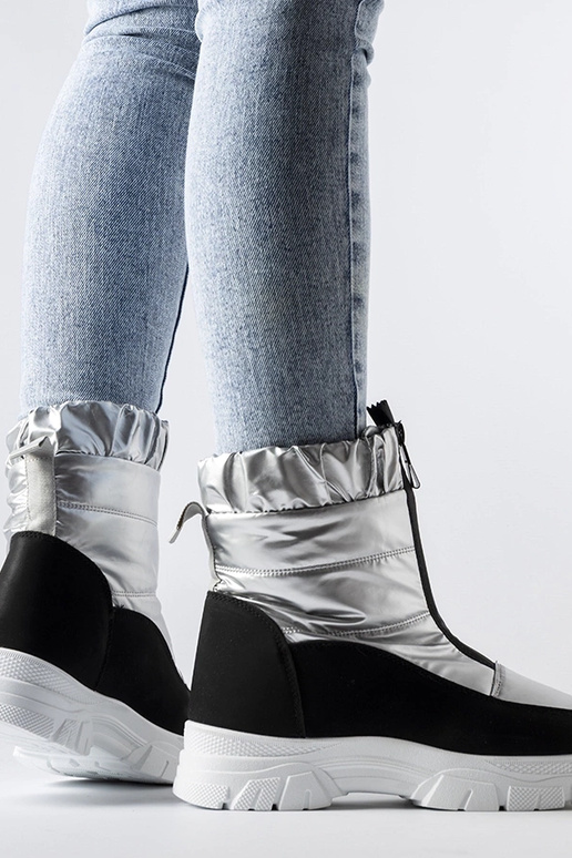 Bottes de neige isolées argentées et...