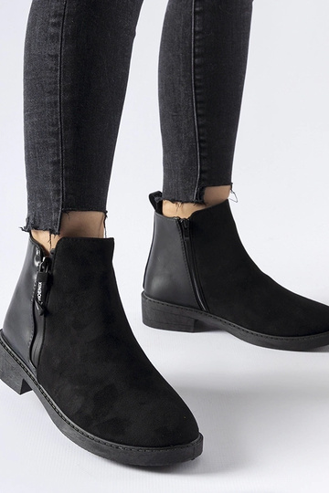 Bottines classiques isolées...