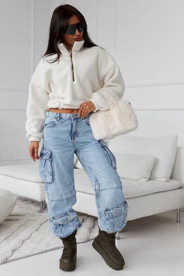 Bottes de neige vertes isolées sur la plateforme Polk 2