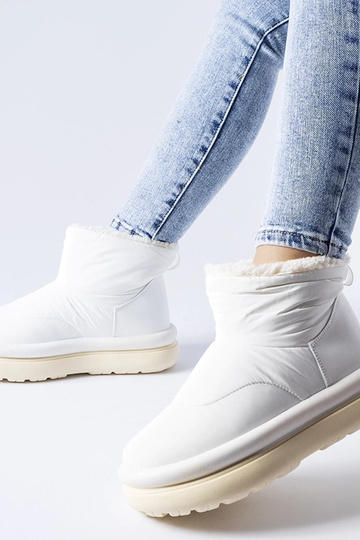 Linwood bottes de neige blanches isolées 2
