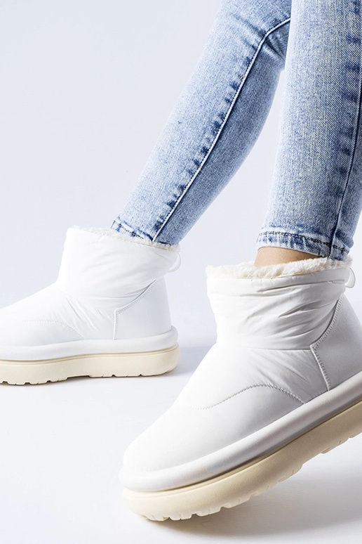 Linwood bottes de neige blanches isolées