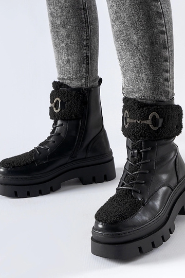 Bottes de travail noires isolées à boucle Highland
