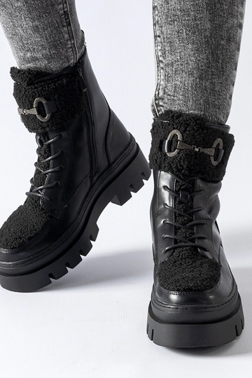Bottes de travail noires isolées à boucle Highland 2