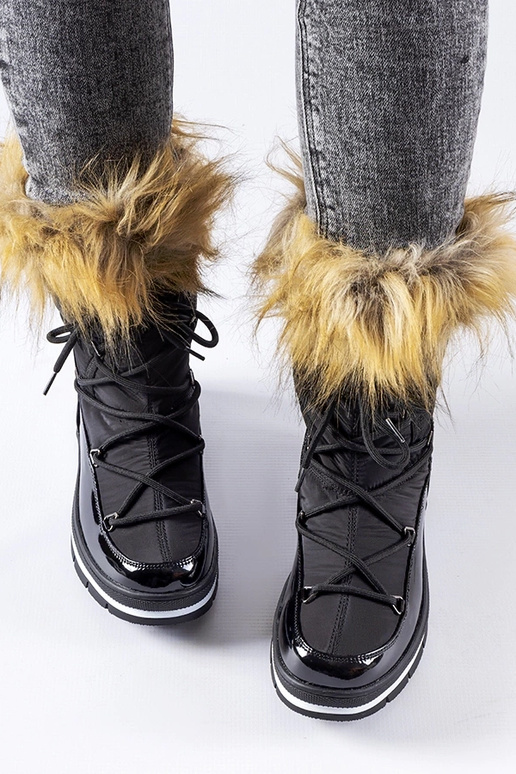 Bottes de neige en cuir verni noir...