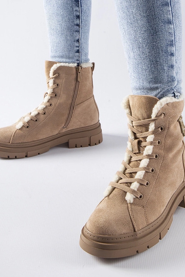 Bottes isolées couleur sable en daim synthétique Pompei