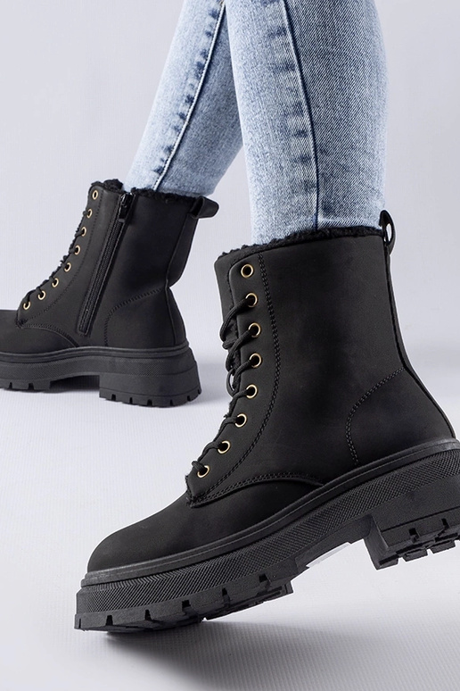 Chaussures de randonnée isolées...