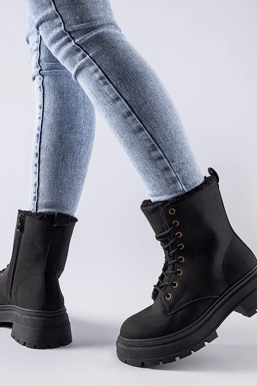 Chaussures de randonnée isolées...