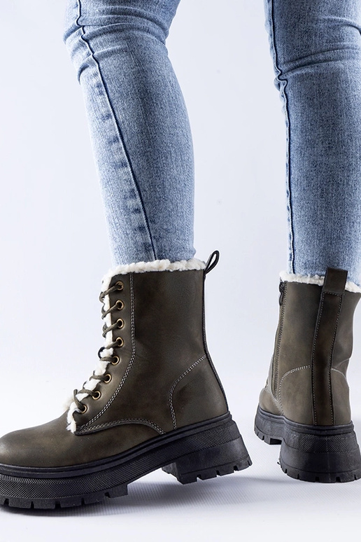 Chaussures de randonnée isolées... Chaussures de randonnée isolées...