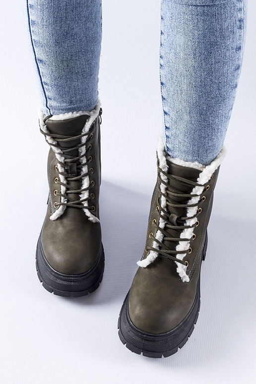 Chaussures de randonnée isolées... Chaussures de randonnée isolées...