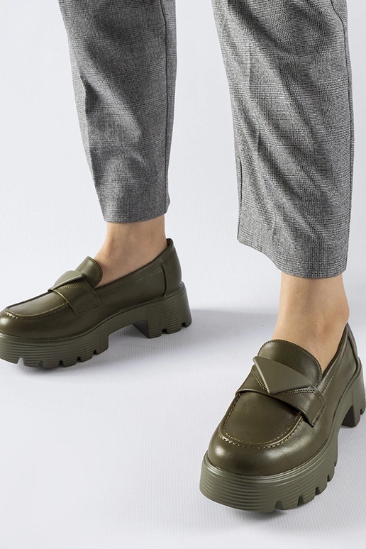 Mocassins verts avec une semelle... Mocassins verts avec une semelle...