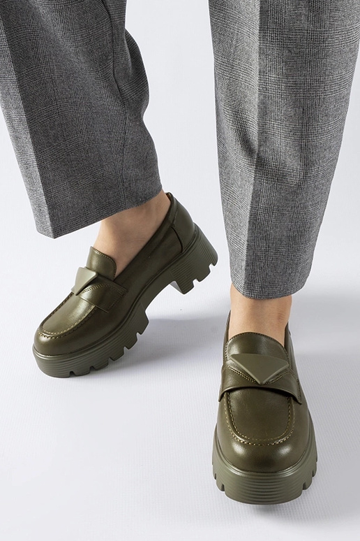 Mocassins verts avec une semelle... Mocassins verts avec une semelle...