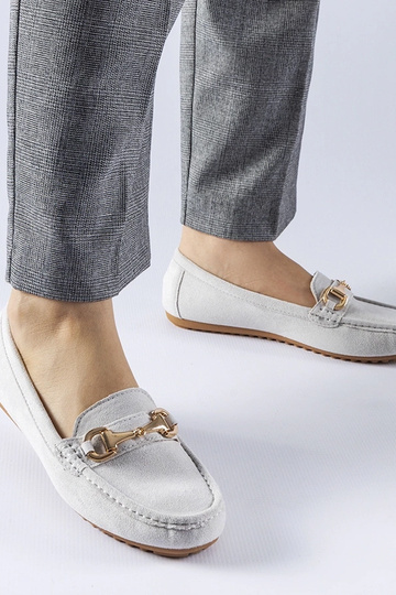 Mocassins gris ornés d'une...