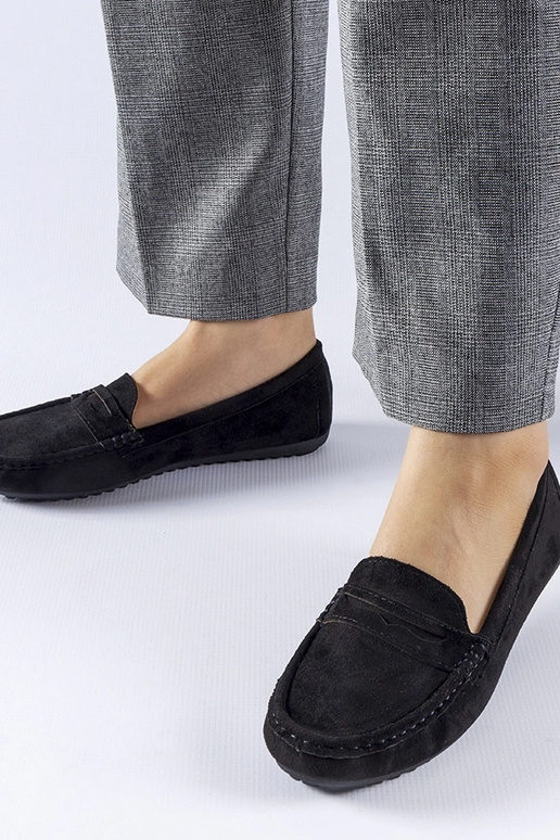 Mocassins noirs en suède synthétique... Mocassins noirs en suède synthétique...