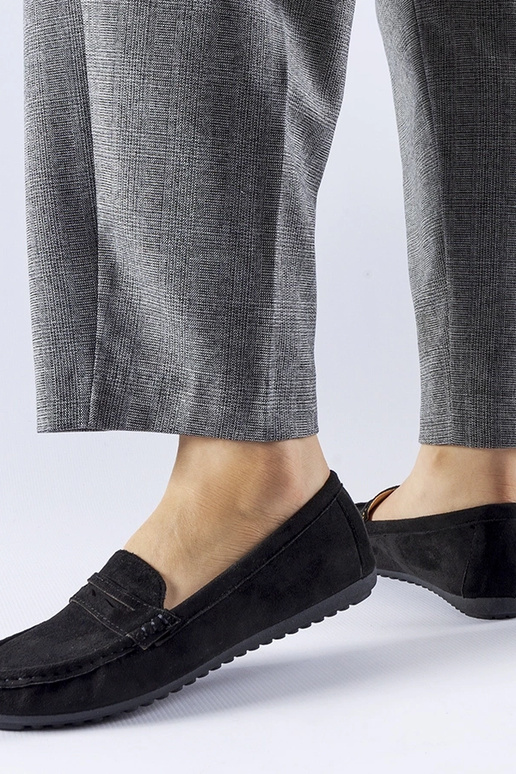 Mocassins noirs en suède synthétique... Mocassins noirs en suède synthétique...