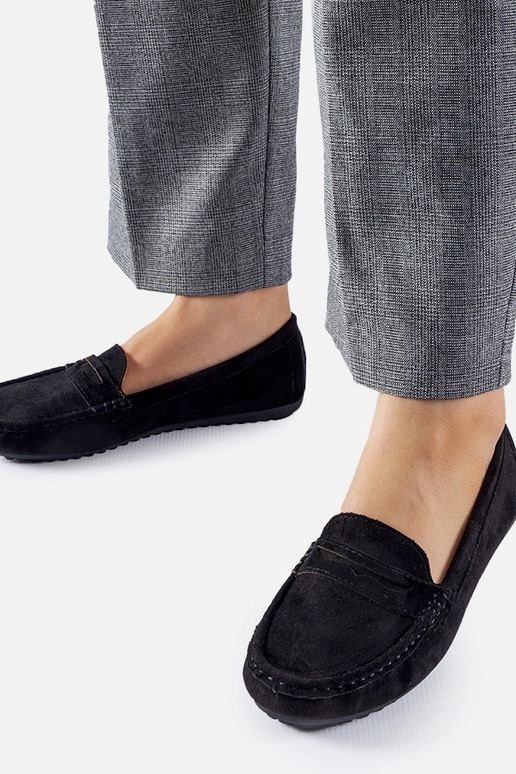 Mocassins noirs en suède synthétique... Mocassins noirs en suède synthétique...