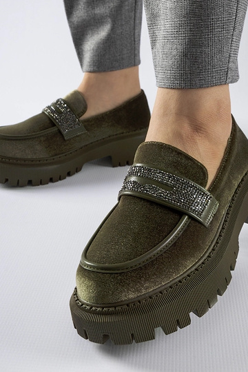 Mocassins verts ornés de zircons Longuelo