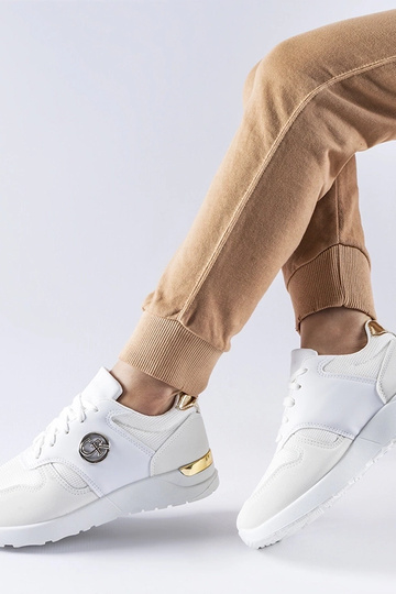 Baskets de sport blanches... 2