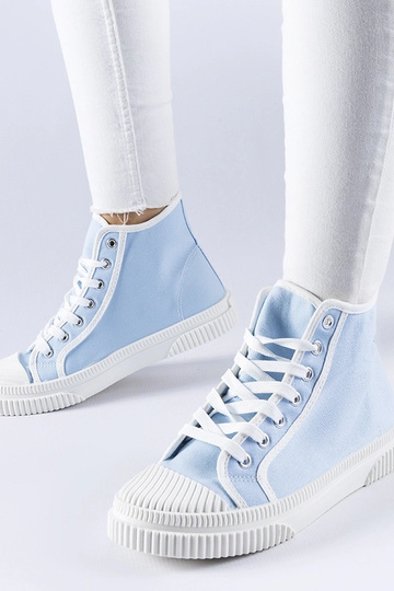 Baskets montantes bleues...