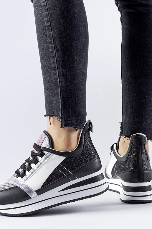 Baskets à plateforme noires...