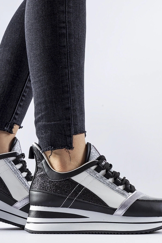 Baskets à plateforme noires...