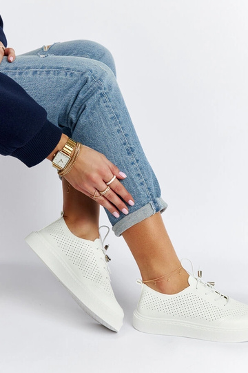 Baskets blanches perforées Laytonville 2