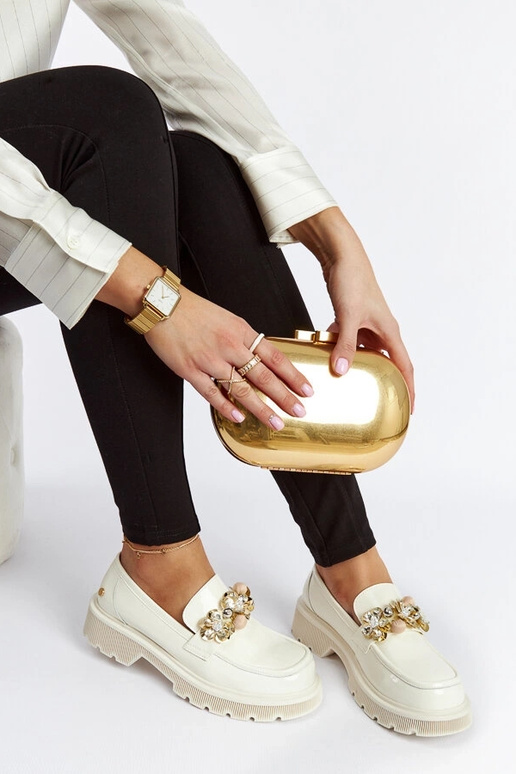 Mocassins en cuir laqués beiges GOE... Mocassins en cuir laqués beiges GOE...