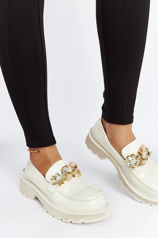 Mocassins en cuir laqués beiges GOE... Mocassins en cuir laqués beiges GOE...