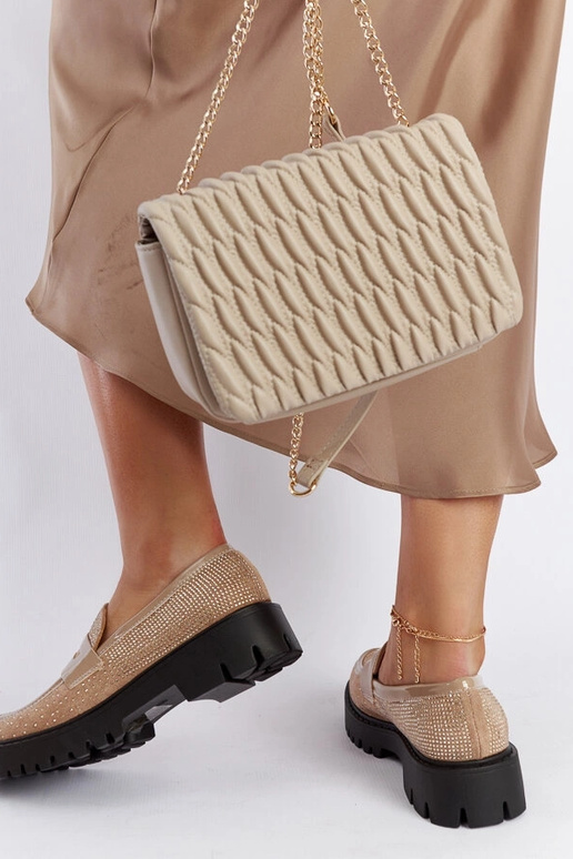 Mocassins beiges ornés de zirconiums...