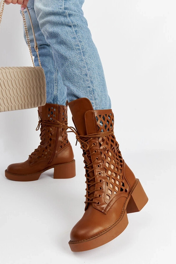 Bottes à talons hauts... 2