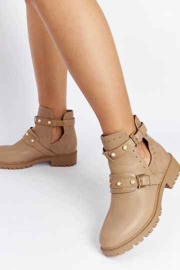 Bottines beiges à découpe...