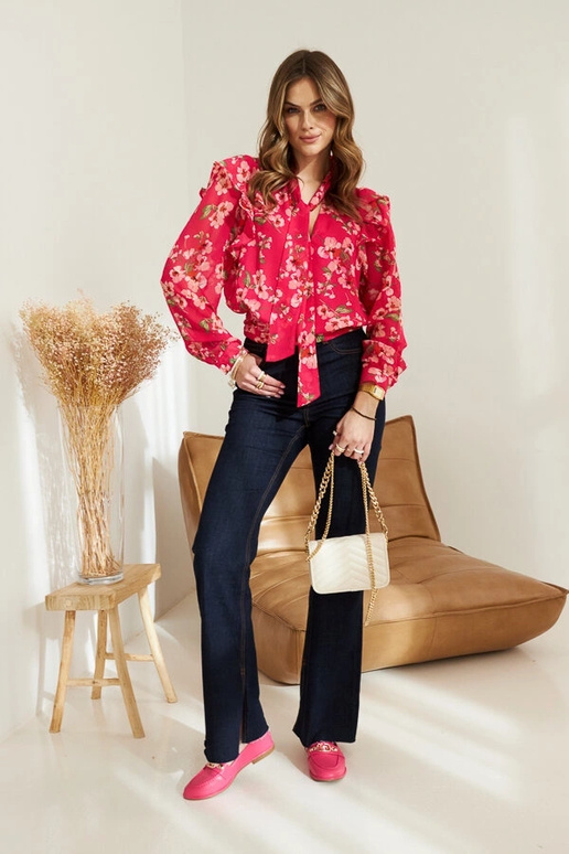 Mocassins roses décorés d'une chaîne... Mocassins roses décorés d'une chaîne...