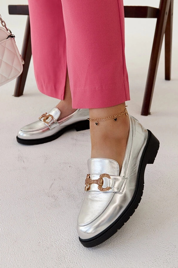 Mocassins argentés avec des zircons Aleyna