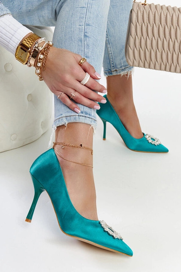 Escarpins verts satinés... 2