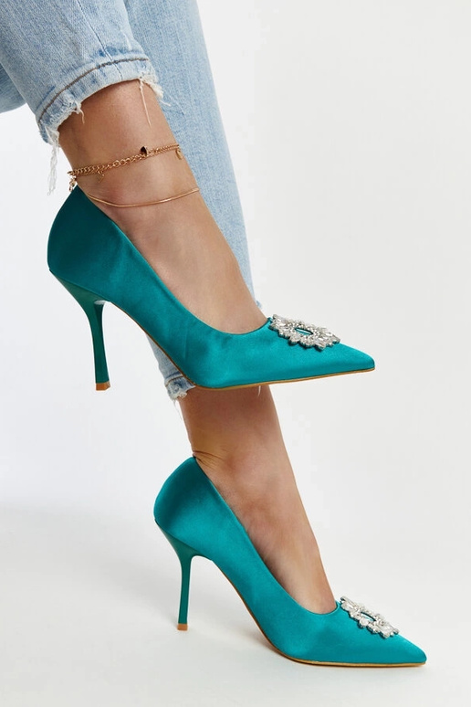 Escarpins verts satinés avec zircons... Escarpins verts satinés avec zircons...
