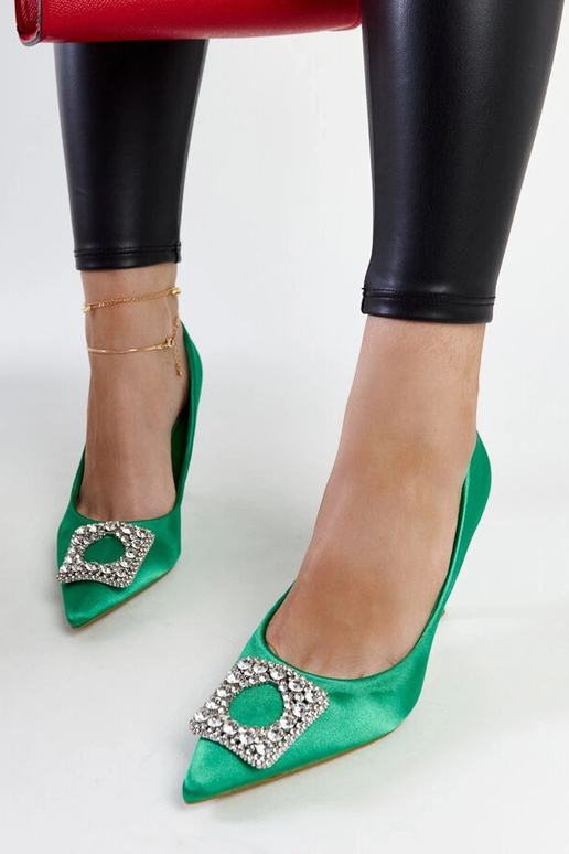 Escarpins verts satinés avec zircons... Escarpins verts satinés avec zircons...