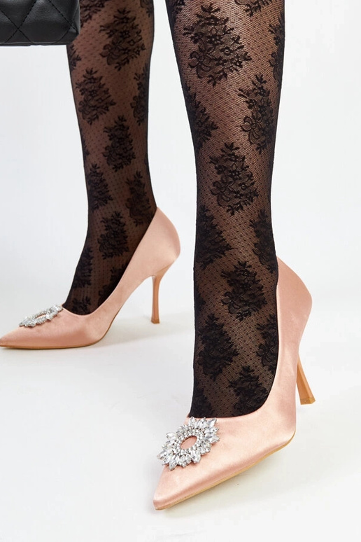 Escarpins beiges satinés avec zircons... Escarpins beiges satinés avec zircons...