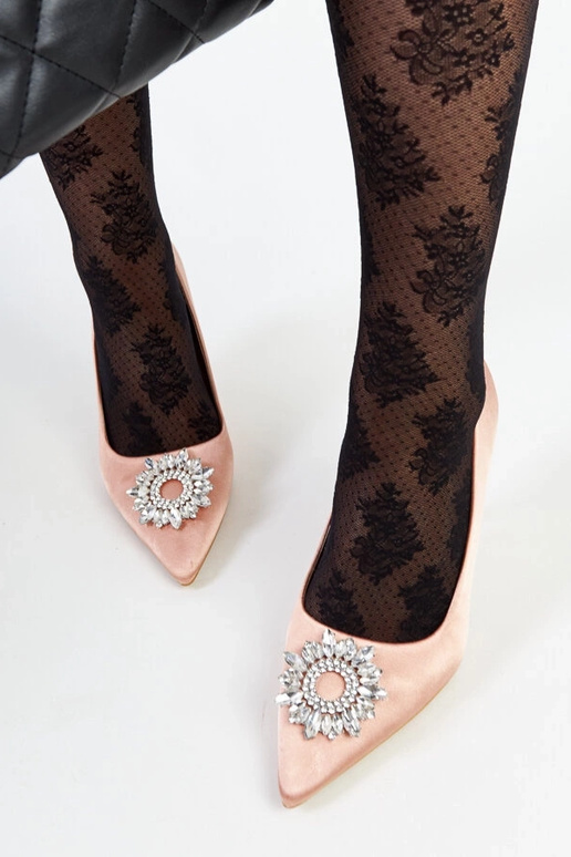 Escarpins beiges satinés avec zircons... Escarpins beiges satinés avec zircons...