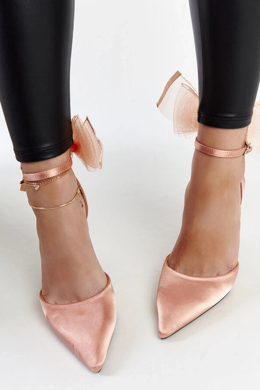 Escarpins à nœud rose clair par Ilaysa Escarpins à nœud rose clair par Ilaysa
