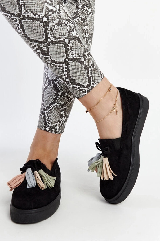 Bottines noires à pompons colorés... Bottines noires à pompons colorés...