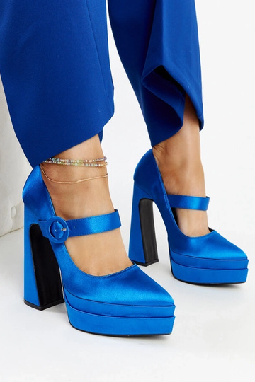 Les escarpins bleus à talons hauts de Mike