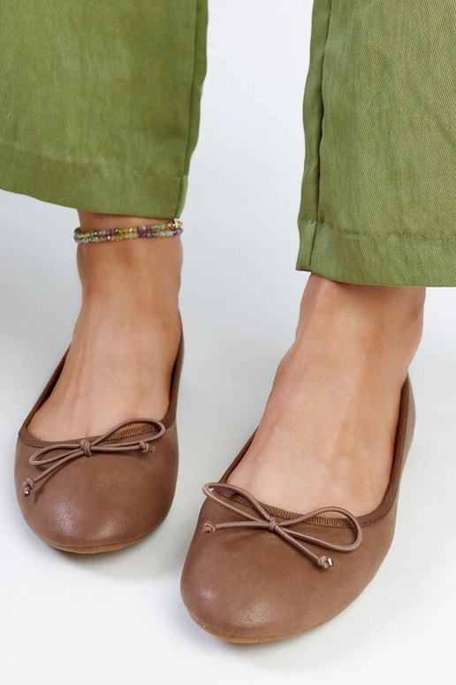 Ballerines en cuir écologique marron...