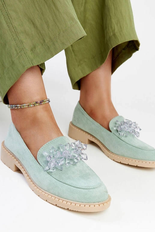 Mocassins en daim vert clair avec... Mocassins en daim vert clair avec...