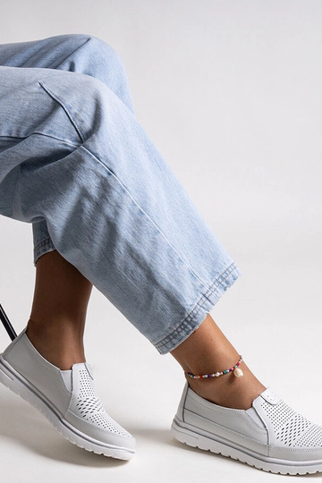 Chaussures en cuir gris... 2