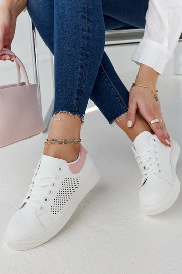 Baskets ajourées blanches...