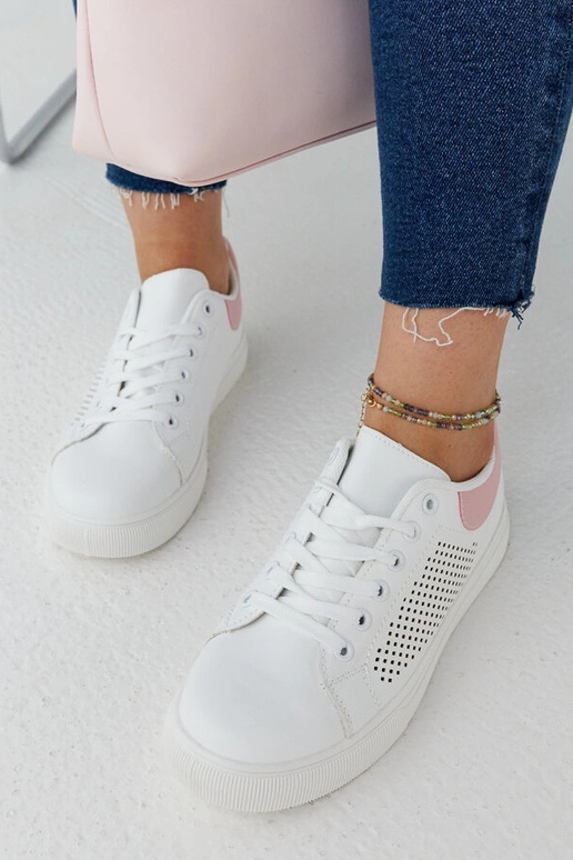 Baskets ajourées blanches et roses...
