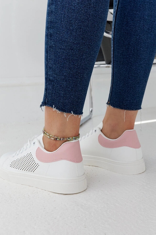 Baskets ajourées blanches et roses...