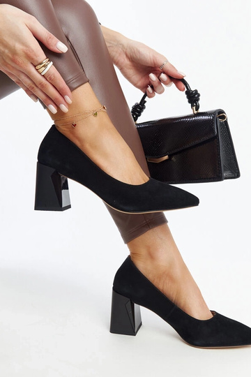 Escarpins en cuir noir avec...