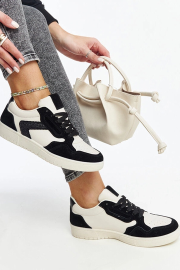 Baskets à paillettes noires...